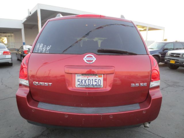 Nissan Quest LE MiniVan