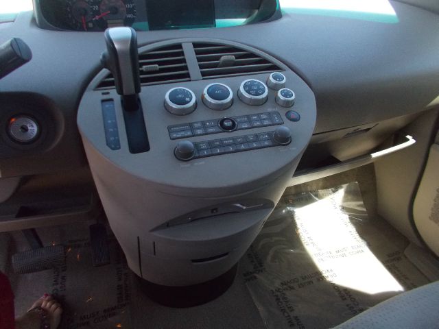 Nissan Quest 2004 photo 3