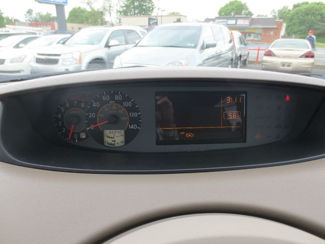 Nissan Quest 2005 photo 2