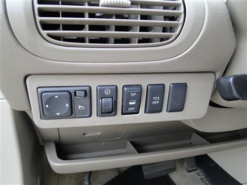 Nissan Quest 2005 photo 2