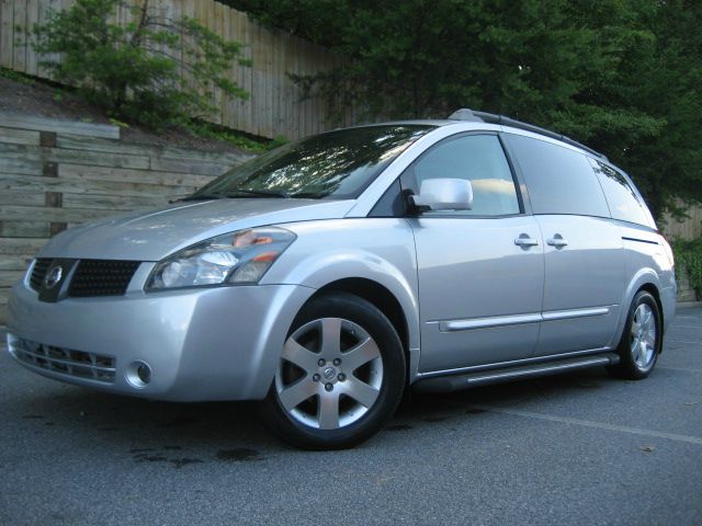 Nissan Quest LE MiniVan