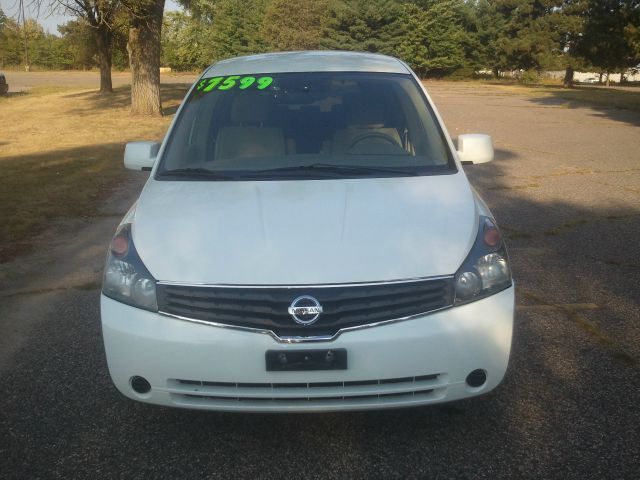 Nissan Quest 3 MiniVan