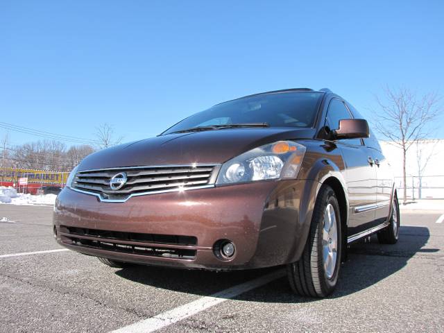 Nissan Quest Limited 5-passenger MiniVan