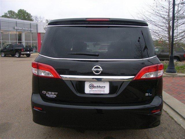 Nissan Quest 2011 photo 2