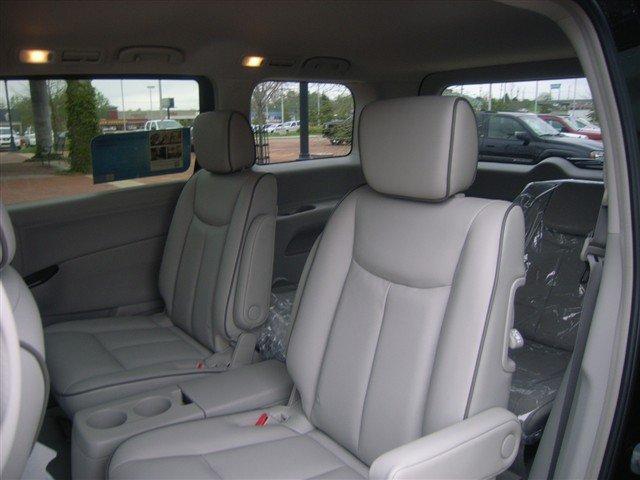 Nissan Quest 2011 photo 4