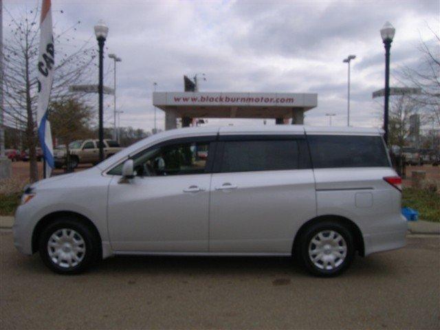 Nissan Quest XR MiniVan