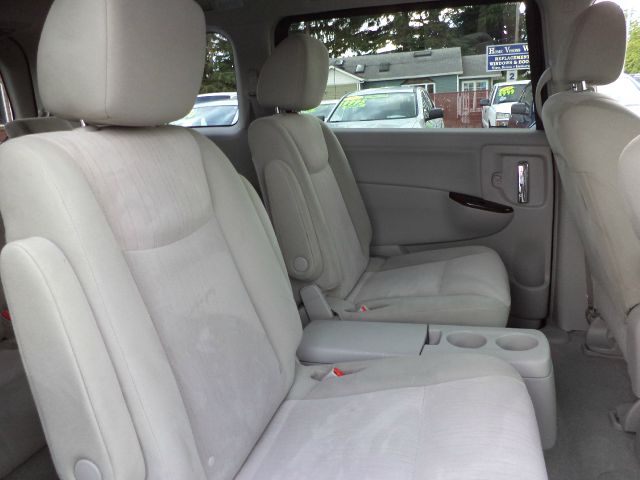 Nissan Quest 2012 photo 4