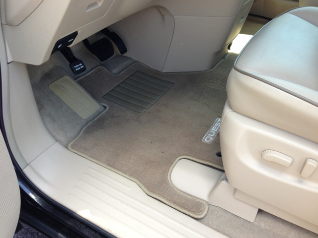 Nissan Quest 2012 photo 2