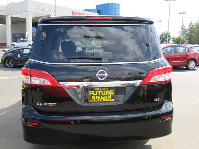 Nissan Quest 2012 photo 1