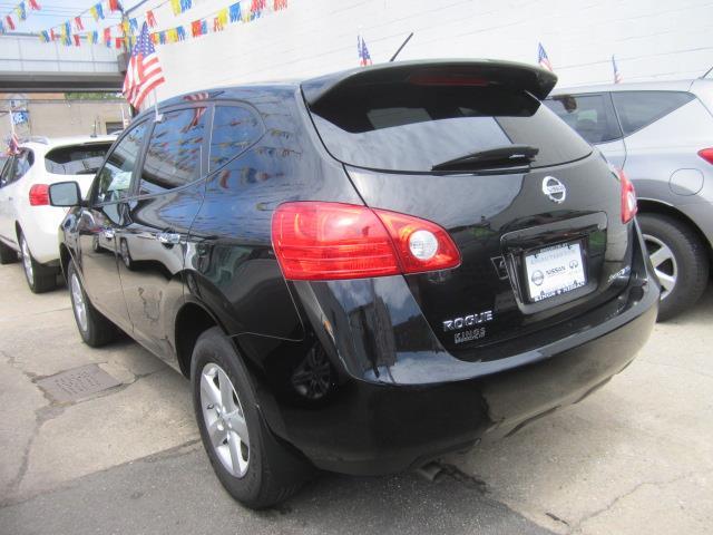 Nissan Rogue BUG WITH Moonroof SUV