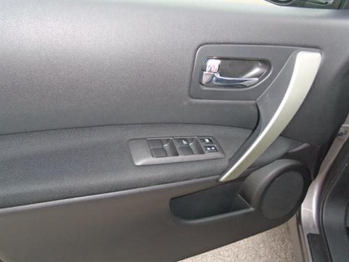Nissan Rogue 2010 photo 3