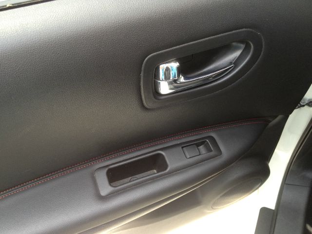 Nissan Rogue Luxury 2-row 2WD SUV