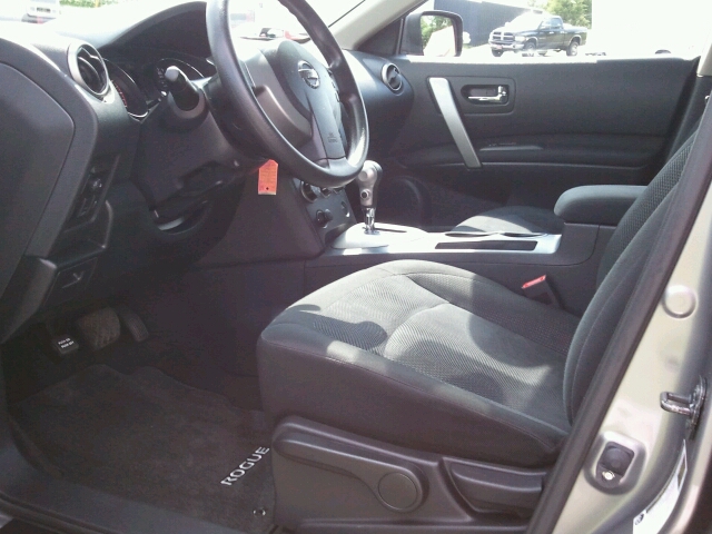 Nissan Rogue 2011 photo 4