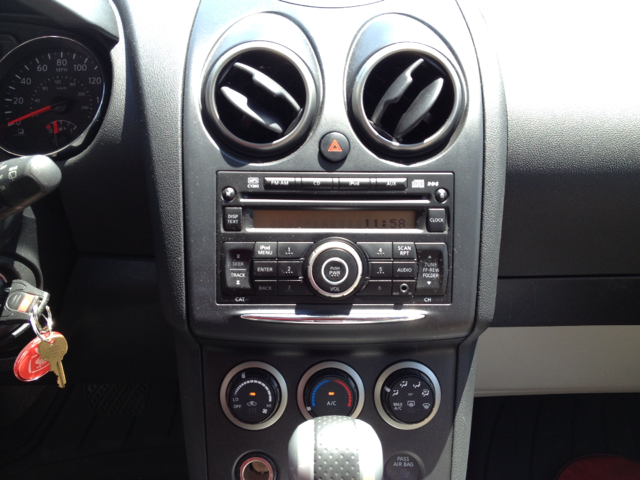 Nissan Rogue 2011 photo 1