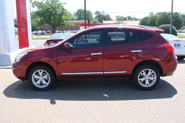 Nissan Rogue 2011 photo 1