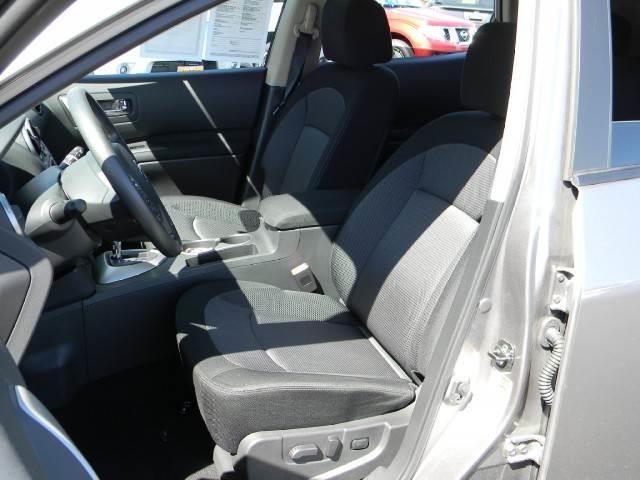 Nissan Rogue 2011 photo 4
