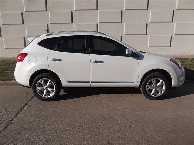 Nissan Rogue 2011 photo 2