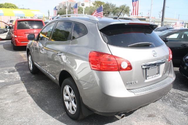 Nissan Rogue 2011 photo 2