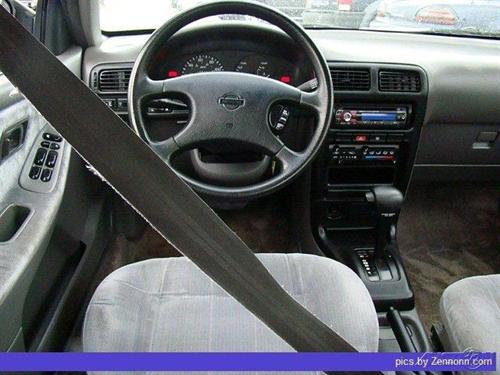 Nissan Sentra 1994 photo 2