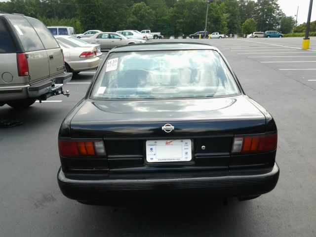 Nissan Sentra 1994 photo 1