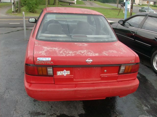Nissan Sentra 1994 photo 2
