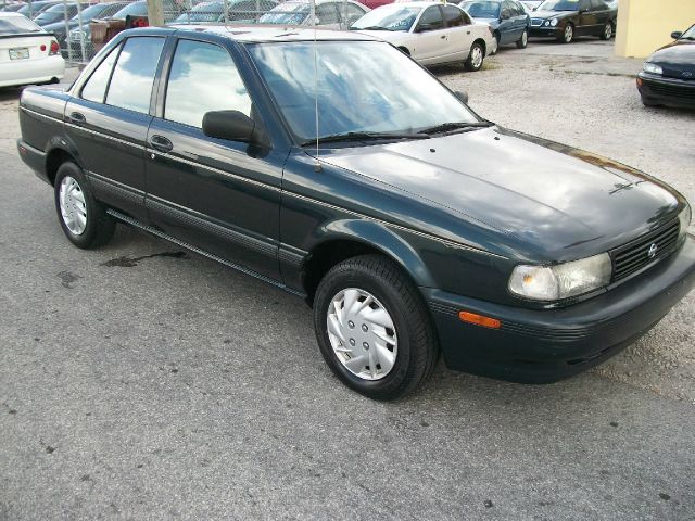 Nissan Sentra 1994 photo 1
