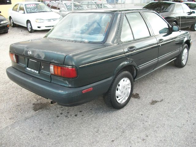 Nissan Sentra 1994 photo 12