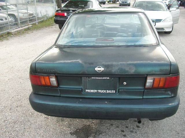 Nissan Sentra 1994 photo 13
