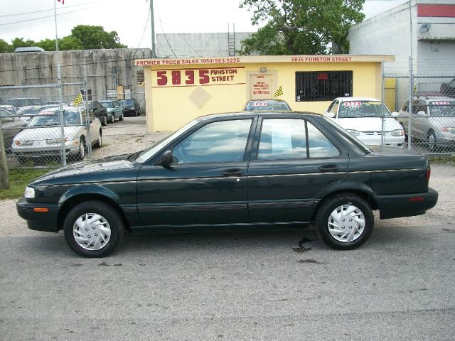Nissan Sentra 1994 photo 2