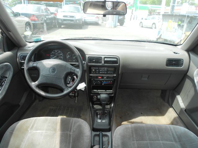 Nissan Sentra 1994 photo 1