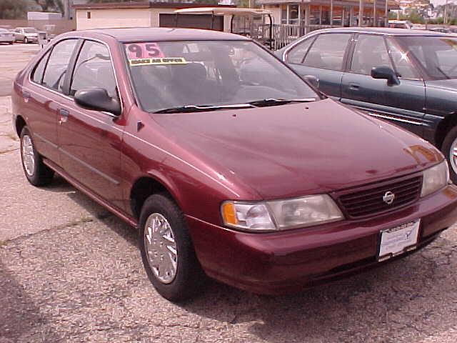 Nissan Sentra 1995 photo 0