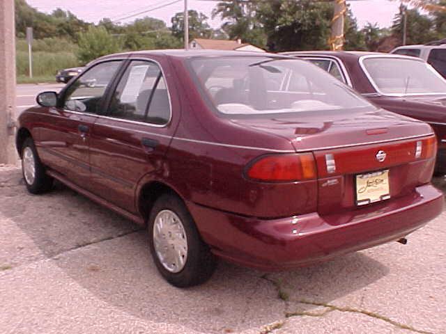 Nissan Sentra 1995 photo 1