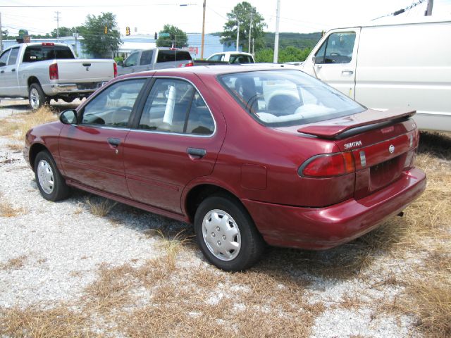 Nissan Sentra 1995 photo 2