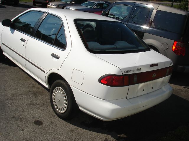 Nissan Sentra 1995 photo 1