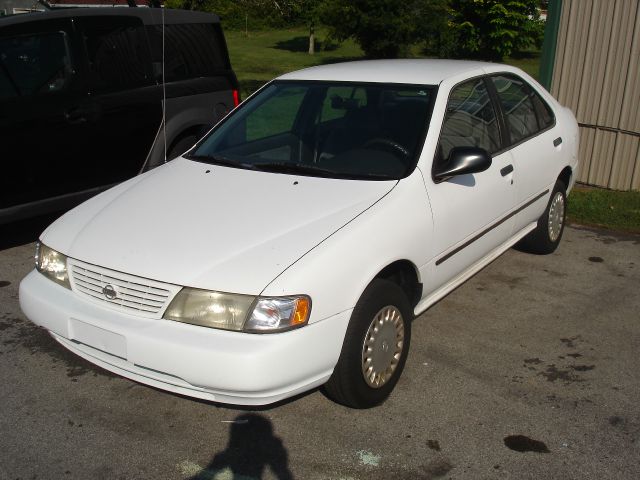 Nissan Sentra 1995 photo 4