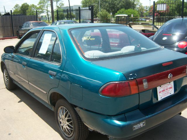 Nissan Sentra 1995 photo 2