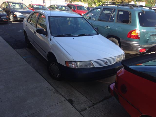 Nissan Sentra 1995 photo 2