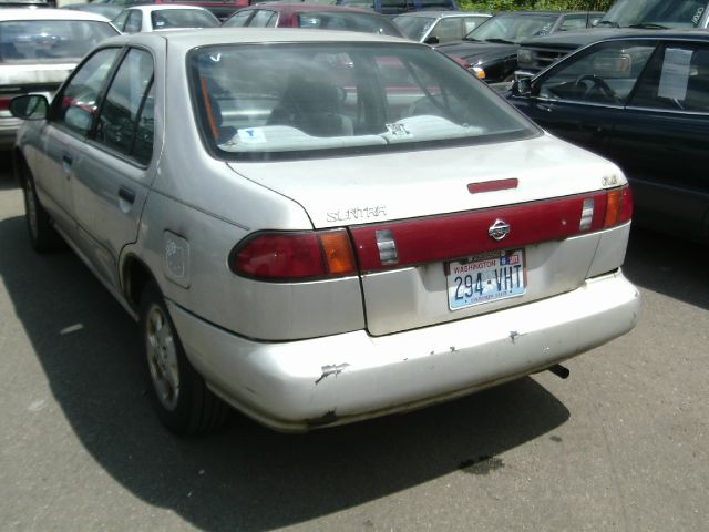 Nissan Sentra 1996 photo 0