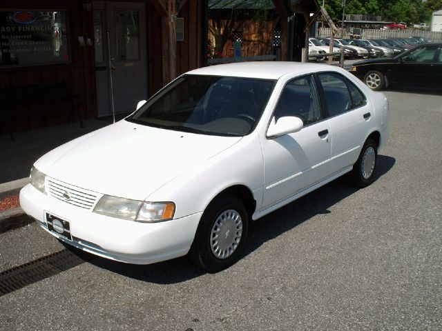 Nissan Sentra 1996 photo 12