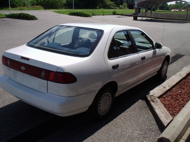 Nissan Sentra 1996 photo 8