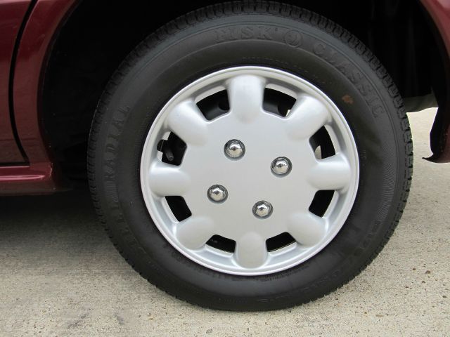 Nissan Sentra 1996 photo 1