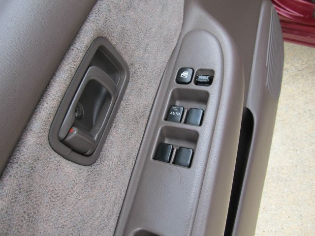 Nissan Sentra 1996 photo 15