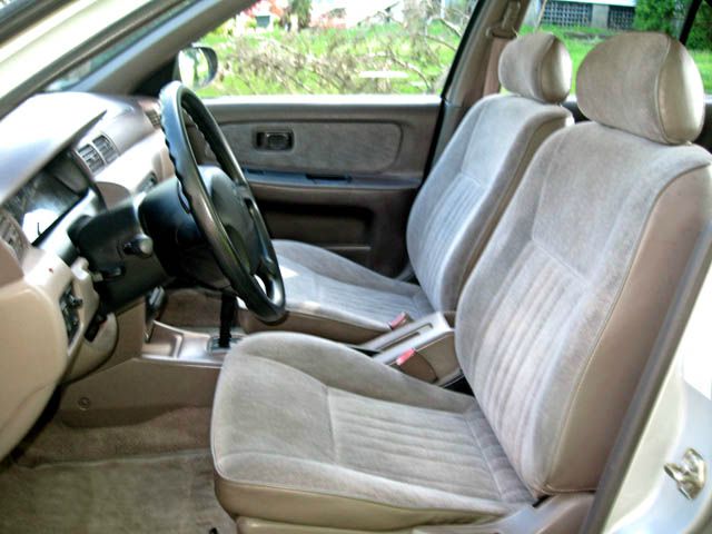 Nissan Sentra 1997 photo 1
