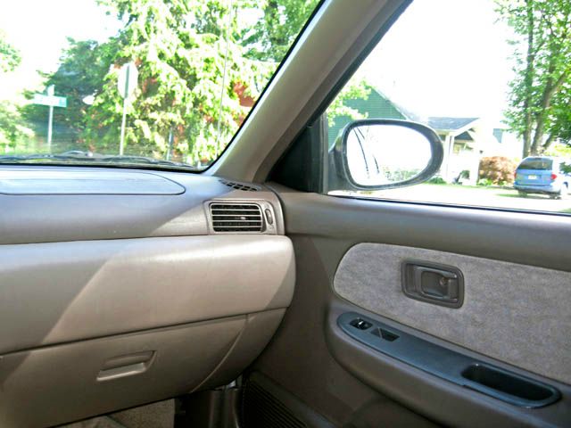 Nissan Sentra 1997 photo 3