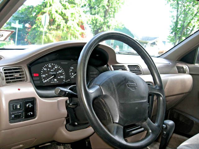 Nissan Sentra 1997 photo 7