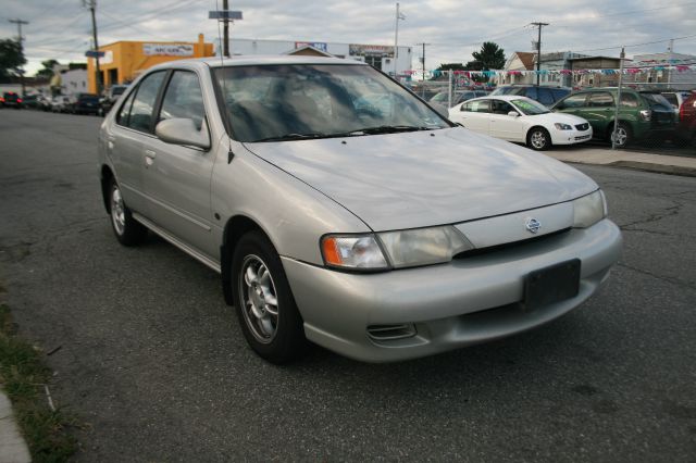 Nissan Sentra 1999 photo 1