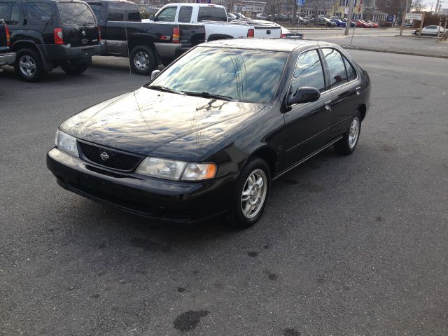 Nissan Sentra 1999 photo 2