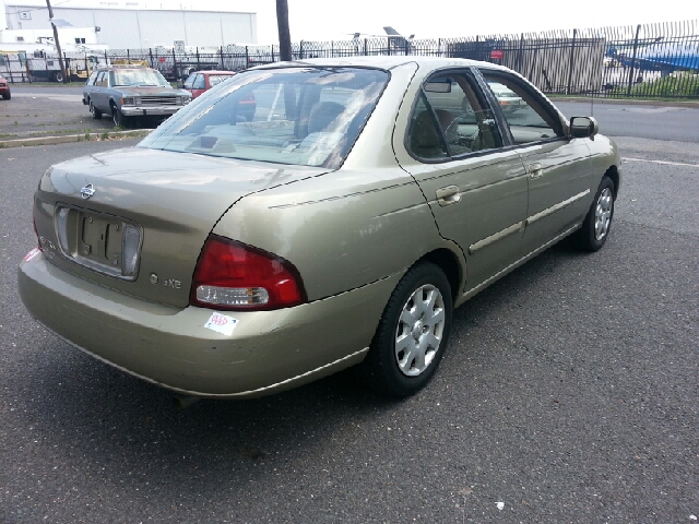 Nissan Sentra 2000 photo 2