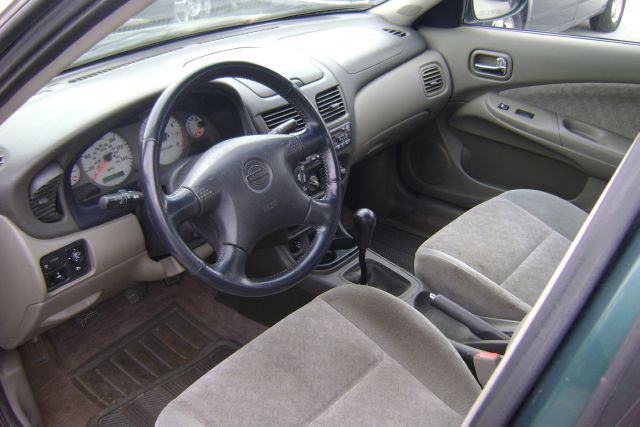 Nissan Sentra SE Sedan