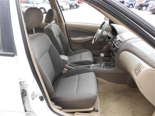 Nissan Sentra 2001 photo 1